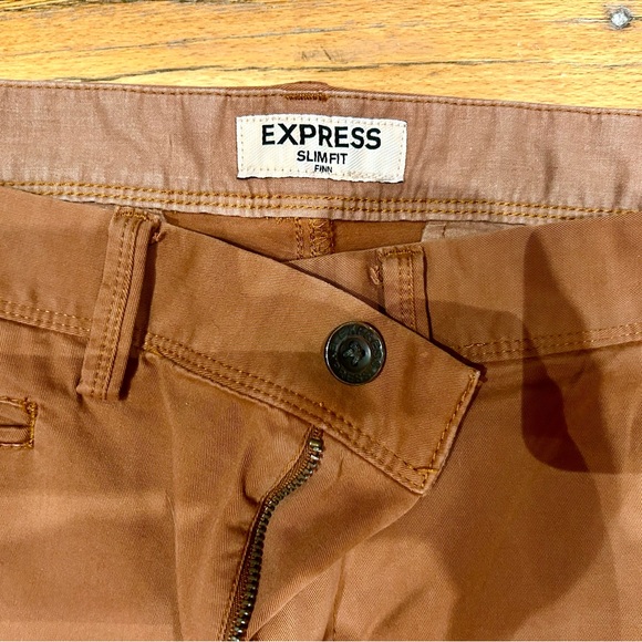 Express Men's Brown Slim Fit Flat Front Chino Pants Size 32x32 - Picture 3 of 4
